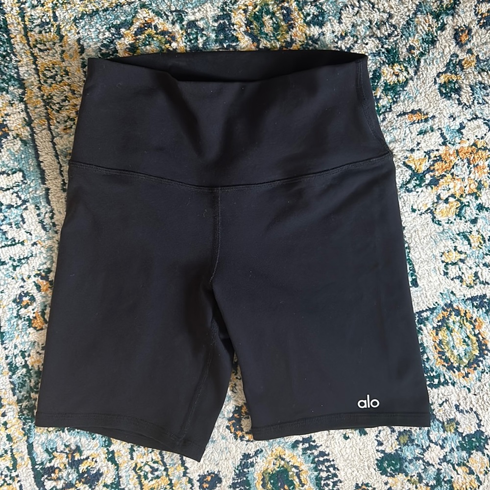Alo bike shorts